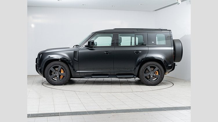2024 認定中古車 Land Rover Defender 110 サントリーニブラック D300 AWD（AT） X-DYNAMIC HSE