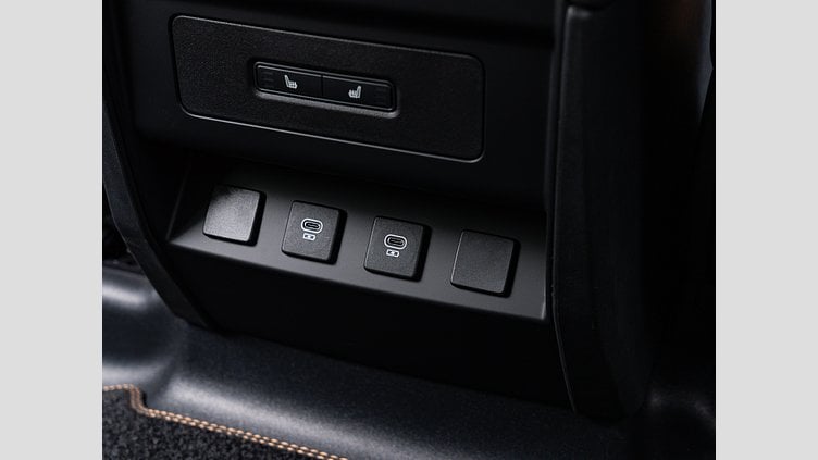 2024 認定中古車 Land Rover Defender 110 サントリーニブラック D300 AWD（AT） X-DYNAMIC HSE