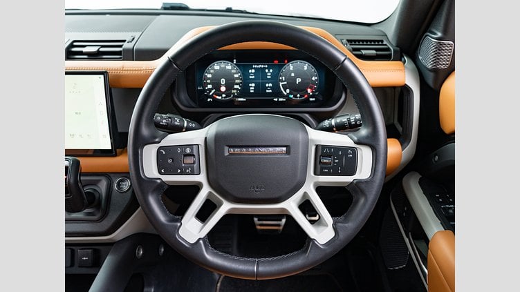 2024 認定中古車 Land Rover Defender 110 サントリーニブラック D300 AWD（AT） X-DYNAMIC HSE