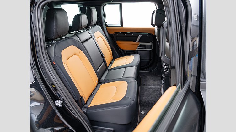 2024 認定中古車 Land Rover Defender 110 サントリーニブラック D300 AWD（AT） X-DYNAMIC HSE