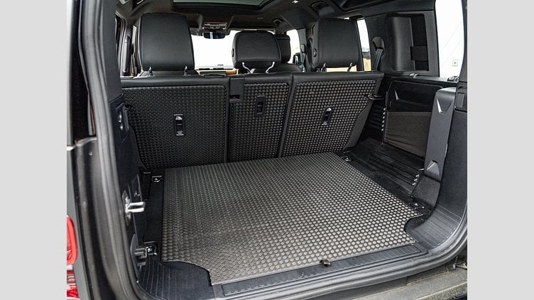 2024 認定中古車 Land Rover Defender 110 サントリーニブラック D300 AWD（AT） X-DYNAMIC HSE