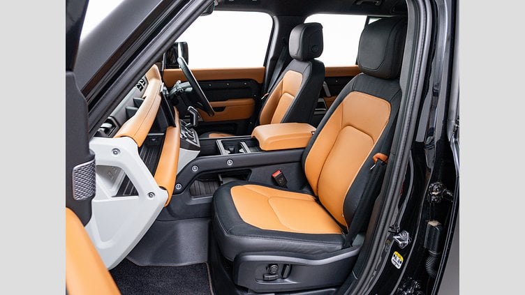 2024 認定中古車 Land Rover Defender 110 サントリーニブラック D300 AWD（AT） X-DYNAMIC HSE