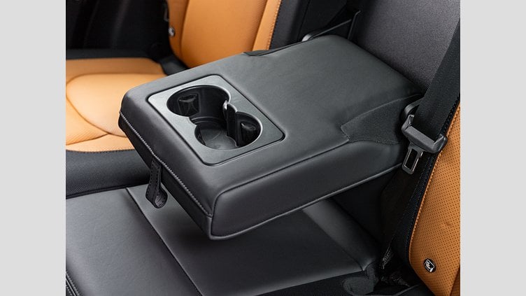 2024 認定中古車 Land Rover Defender 110 サントリーニブラック D300 AWD（AT） X-DYNAMIC HSE
