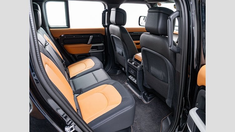 2024 認定中古車 Land Rover Defender 110 サントリーニブラック D300 AWD（AT） X-DYNAMIC HSE
