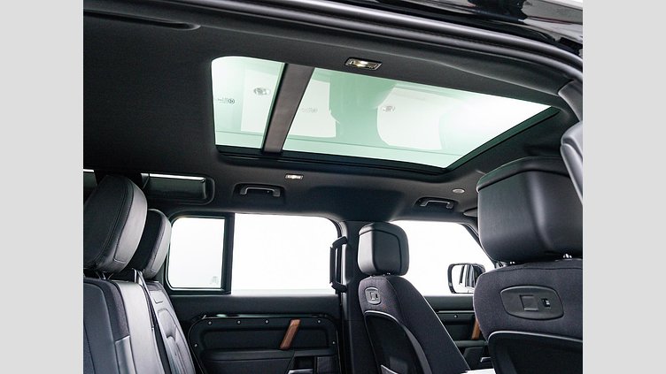 2021 認定中古車 Land Rover Defender 110 サントリーニブラック D300 AWD（AT） X