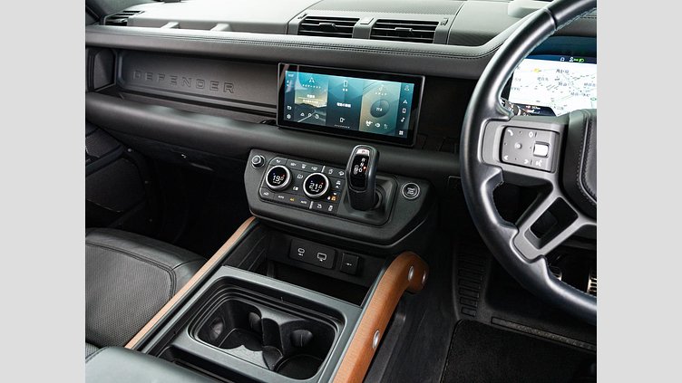2021 認定中古車 Land Rover Defender 110 サントリーニブラック D300 AWD（AT） X