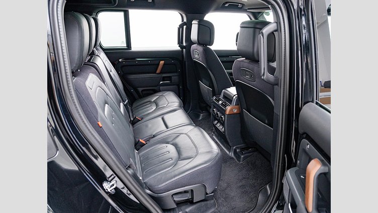 2021 認定中古車 Land Rover Defender 110 サントリーニブラック D300 AWD（AT） X