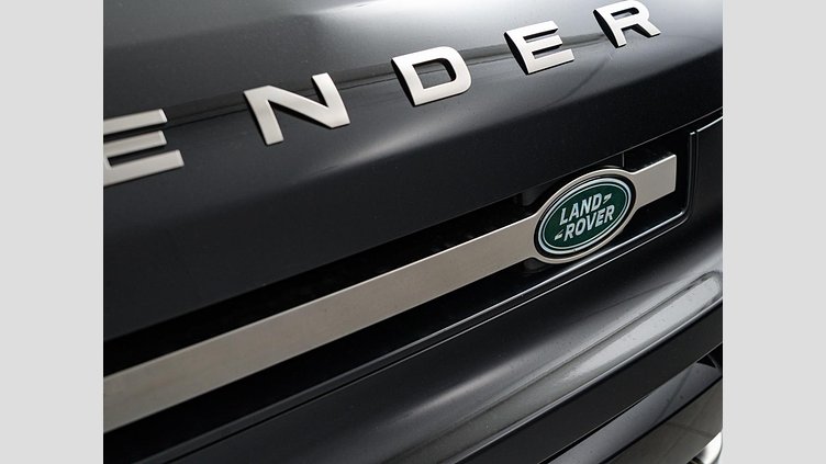 2021 認定中古車 Land Rover Defender 110 サントリーニブラック D300 AWD（AT） X