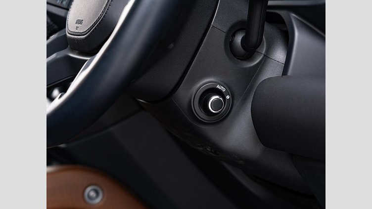 2021 認定中古車 Land Rover Defender 110 サントリーニブラック D300 AWD（AT） X