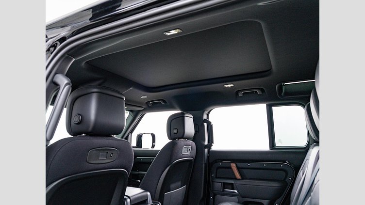 2021 認定中古車 Land Rover Defender 110 サントリーニブラック D300 AWD（AT） X