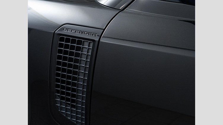 2021 認定中古車 Land Rover Defender 110 サントリーニブラック D300 AWD（AT） X