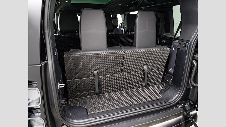 2021 認定中古車 Land Rover Defender 110 サントリーニブラック D300 AWD（AT） X
