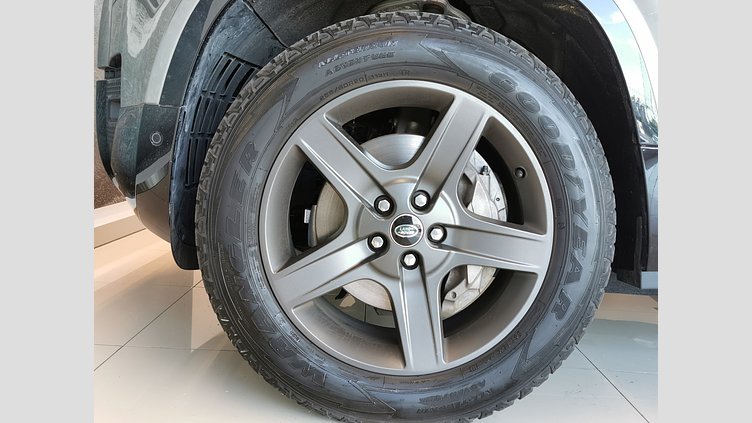 2023 認定中古車 Land Rover Defender 110 シリコンシルバー D300 AWD（AT） X-DYNAMIC SE
