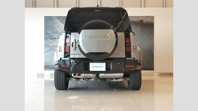 2023 認定中古車 Land Rover Defender 110 シリコンシルバー D300 AWD（AT） X-DYNAMIC SE
