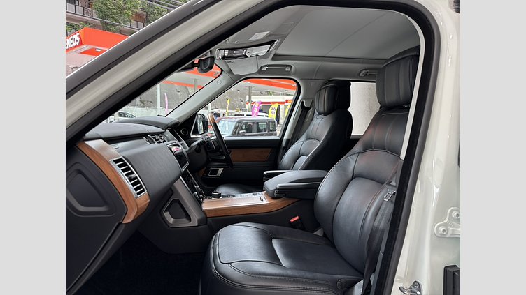 2021 認定中古車 Land Rover Range Rover Davos White 5.0リッターV8スーパーチャージド 525PS ガソリン スタンダードホイールベース FIFTY