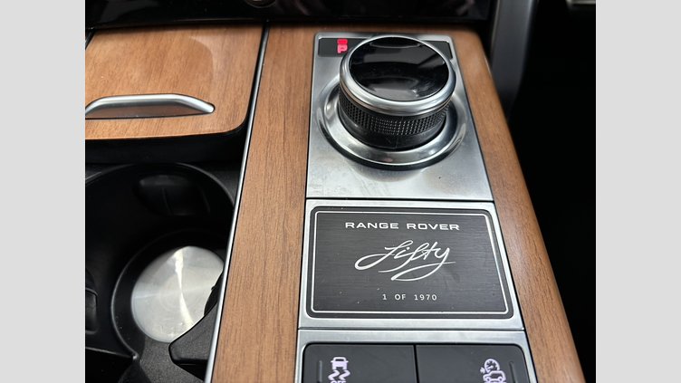 2021 認定中古車 Land Rover Range Rover Davos White 5.0リッターV8スーパーチャージド 525PS ガソリン スタンダードホイールベース FIFTY