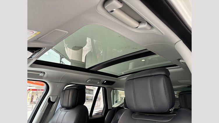 2021 認定中古車 Land Rover Range Rover Davos White 5.0リッターV8スーパーチャージド 525PS ガソリン スタンダードホイールベース FIFTY