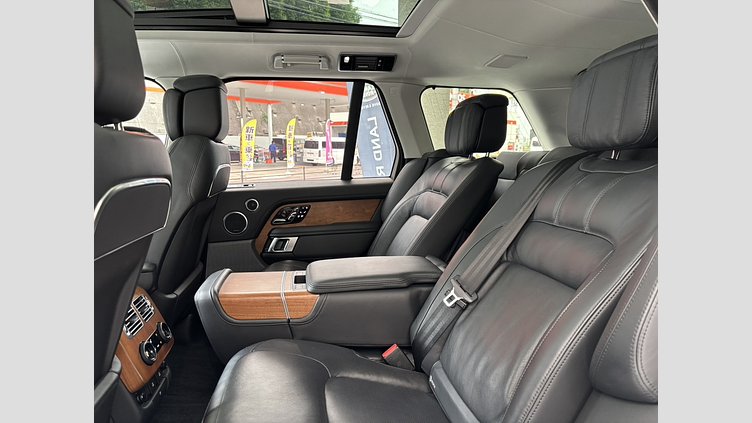 2021 認定中古車 Land Rover Range Rover Davos White 5.0リッターV8スーパーチャージド 525PS ガソリン スタンダードホイールベース FIFTY