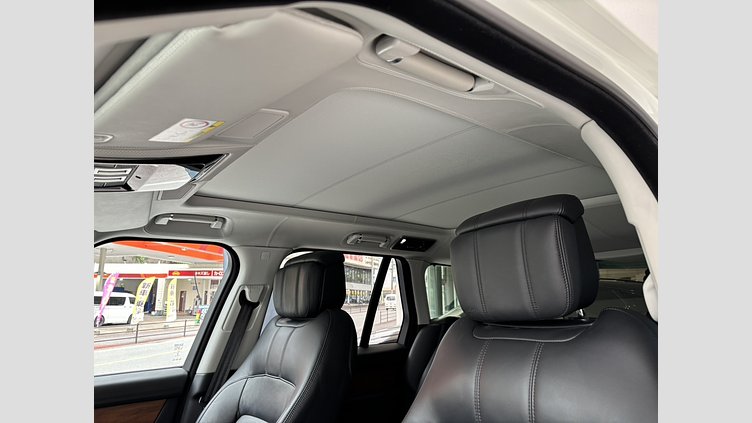 2021 認定中古車 Land Rover Range Rover Davos White 5.0リッターV8スーパーチャージド 525PS ガソリン スタンダードホイールベース FIFTY