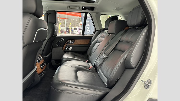 2021 認定中古車 Land Rover Range Rover Davos White 5.0リッターV8スーパーチャージド 525PS ガソリン スタンダードホイールベース FIFTY