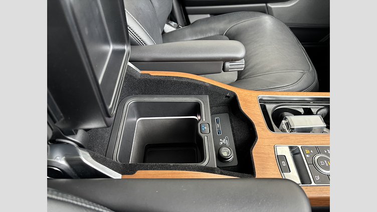 2021 認定中古車 Land Rover Range Rover Davos White 5.0リッターV8スーパーチャージド 525PS ガソリン スタンダードホイールベース FIFTY