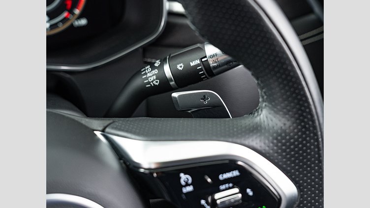 2022 認定中古車 Jaguar F-Pace アイガーグレイ P250 AWD（オートマチック） R-DYNAMIC SE