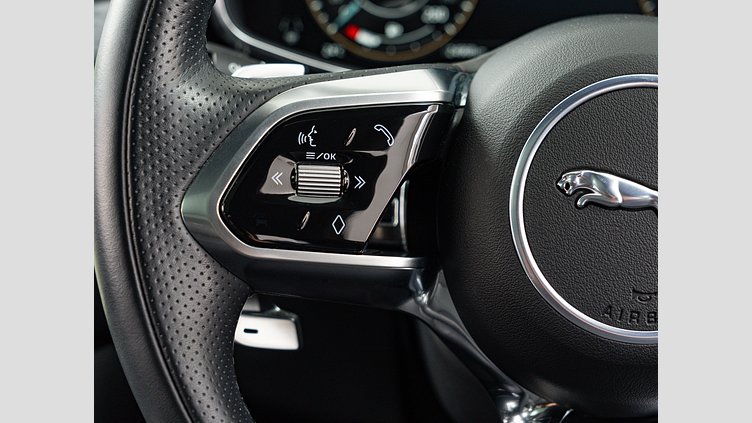 2022 認定中古車 Jaguar F-Pace アイガーグレイ P250 AWD（オートマチック） R-DYNAMIC SE