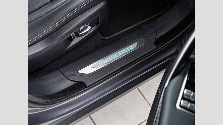 2022 認定中古車 Jaguar F-Pace アイガーグレイ P250 AWD（オートマチック） R-DYNAMIC SE