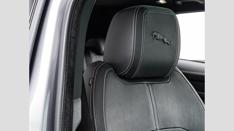 2022 認定中古車 Jaguar F-Pace アイガーグレイ P250 AWD（オートマチック） R-DYNAMIC SE