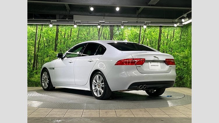 2016 認定中古車 Jaguar XE Yulong White 2WD R-スポーツ