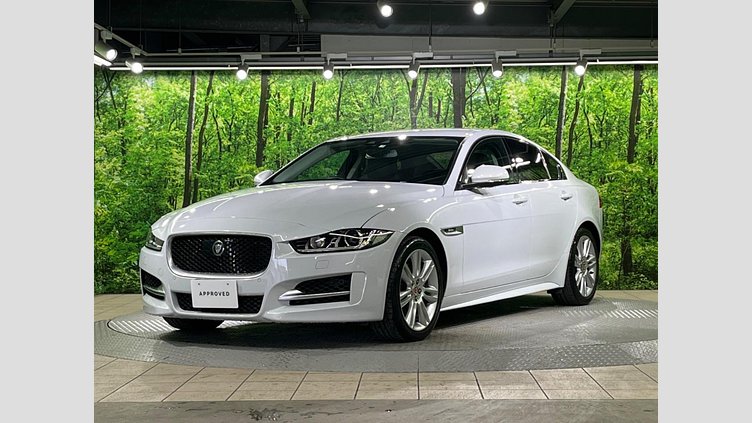 2016 認定中古車 Jaguar XE Yulong White 2WD R-スポーツ