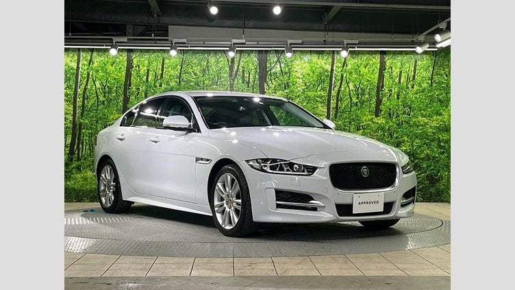 2016 認定中古車 Jaguar XE Yulong White 2WD R-スポーツ
