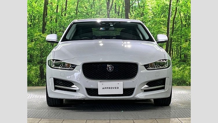 2016 認定中古車 Jaguar XE Yulong White 2WD R-スポーツ