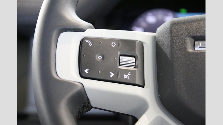 2022 認定中古車 Land Rover Defender 110 サントリーニブラック D300 AWD（AT） S