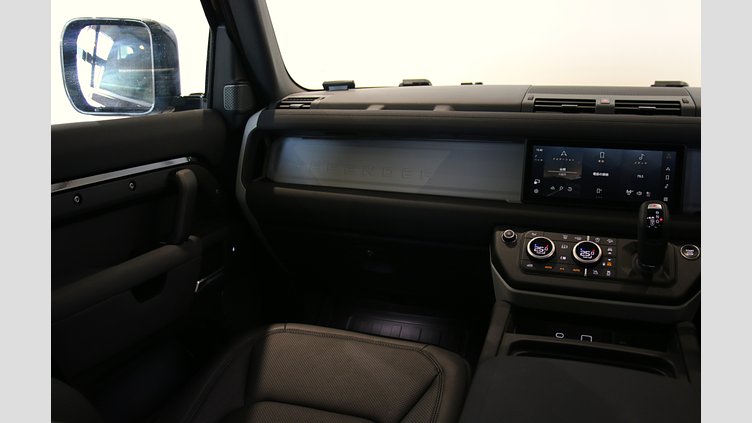 2022 認定中古車 Land Rover Defender 110 サントリーニブラック D300 AWD（AT） S