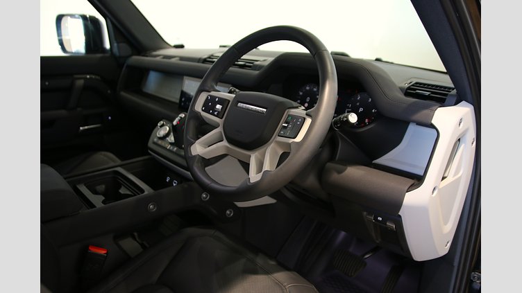 2022 認定中古車 Land Rover Defender 110 サントリーニブラック D300 AWD（AT） S