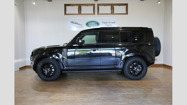 2022 認定中古車 Land Rover Defender 110 サントリーニブラック D300 AWD（AT） S