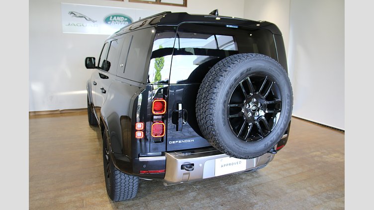 2022 認定中古車 Land Rover Defender 110 サントリーニブラック D300 AWD（AT） S