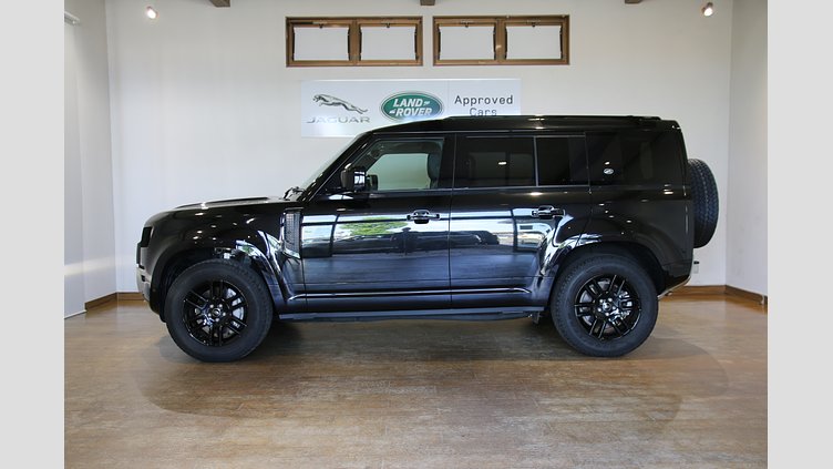 2022 認定中古車 Land Rover Defender 110 サントリーニブラック D300 AWD（AT） S