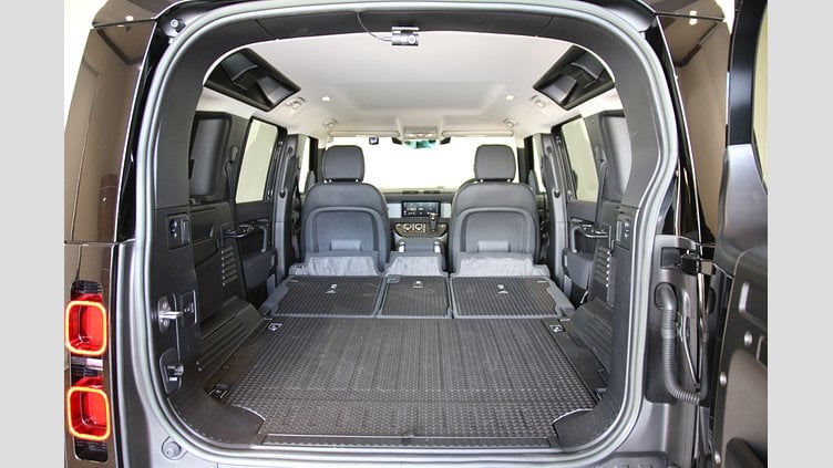 2022 認定中古車 Land Rover Defender 110 サントリーニブラック D300 AWD（AT） S