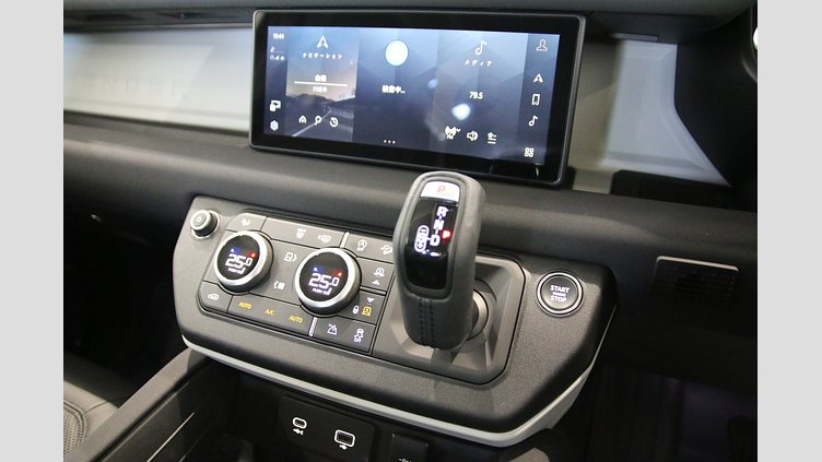 2022 認定中古車 Land Rover Defender 110 サントリーニブラック D300 AWD（AT） S