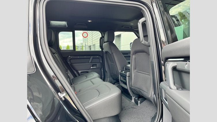 2025 SKLADOVÉ VOZIDLÁ Land Rover Defender 110 Čierna Santorini D250 AWD AUTOMAT MHEV S