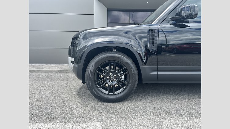 2025 SKLADOVÉ VOZIDLÁ Land Rover Defender 110 Čierna Santorini D250 AWD AUTOMAT MHEV S