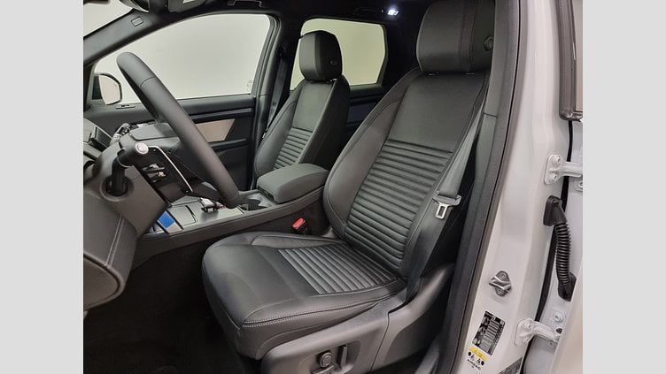 2023 Rabljena vozila Land Rover Discovery Sport Fuji White D165 AWD AUTOMATIC MHEV DYNAMIC SE 