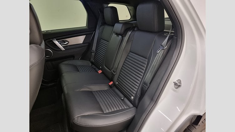 2023 Rabljena vozila Land Rover Discovery Sport Fuji White D165 AWD AUTOMATIC MHEV DYNAMIC SE 