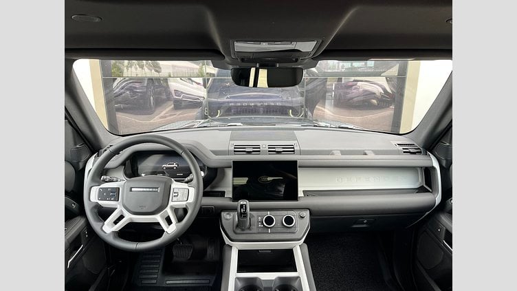 2025 SKLADOVÉ VOZIDLÁ Land Rover Defender 110 Čierna Santorini D200 MHEV AUTOMAT AWD S