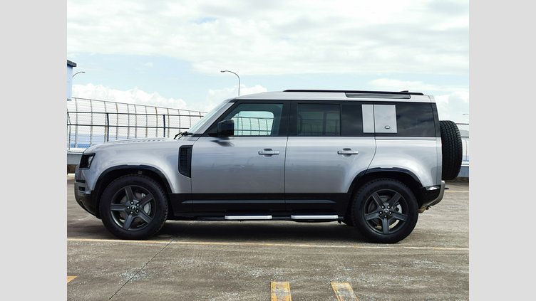 2023 認定中古車 Land Rover Defender 110 アイガーグレイ D300 AWD（AT） X-DYNAMIC SE
