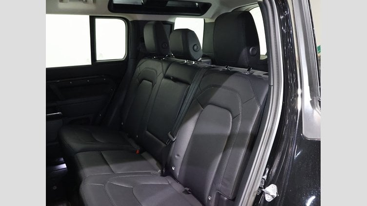 2024 認定中古車 Land Rover Defender 110 サントリーニブラック D300 AWD（AT） S
