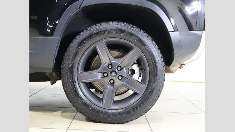 2024 認定中古車 Land Rover Defender 110 サントリーニブラック D300 AWD（AT） S
