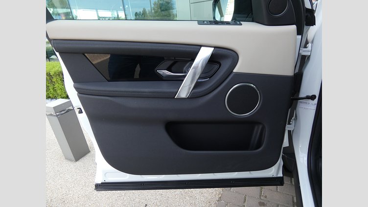 2021 Вживаний Land Rover Discovery Sport Fuji White 2.0 litre i4D​ S